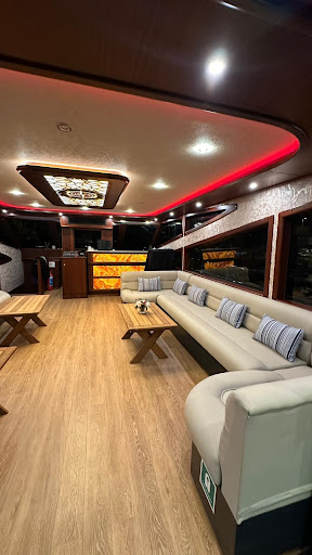 Yeditepe — Flybridge-Oberdeck